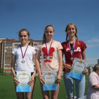 Награждение победителей на 1500м- Блинова Валерия